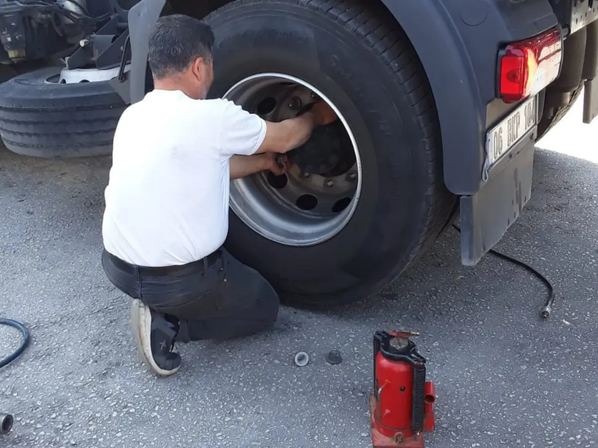 Bostanlı Oto Lastikçi